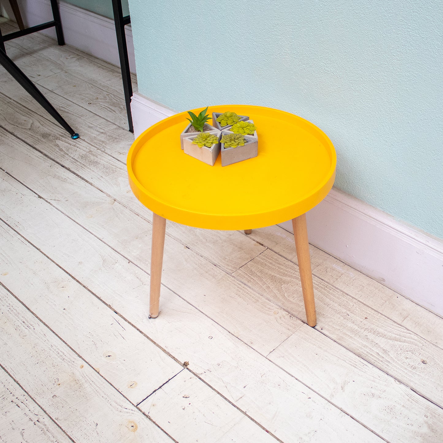 Mesa Lateral Cup 60x60 Amarilla