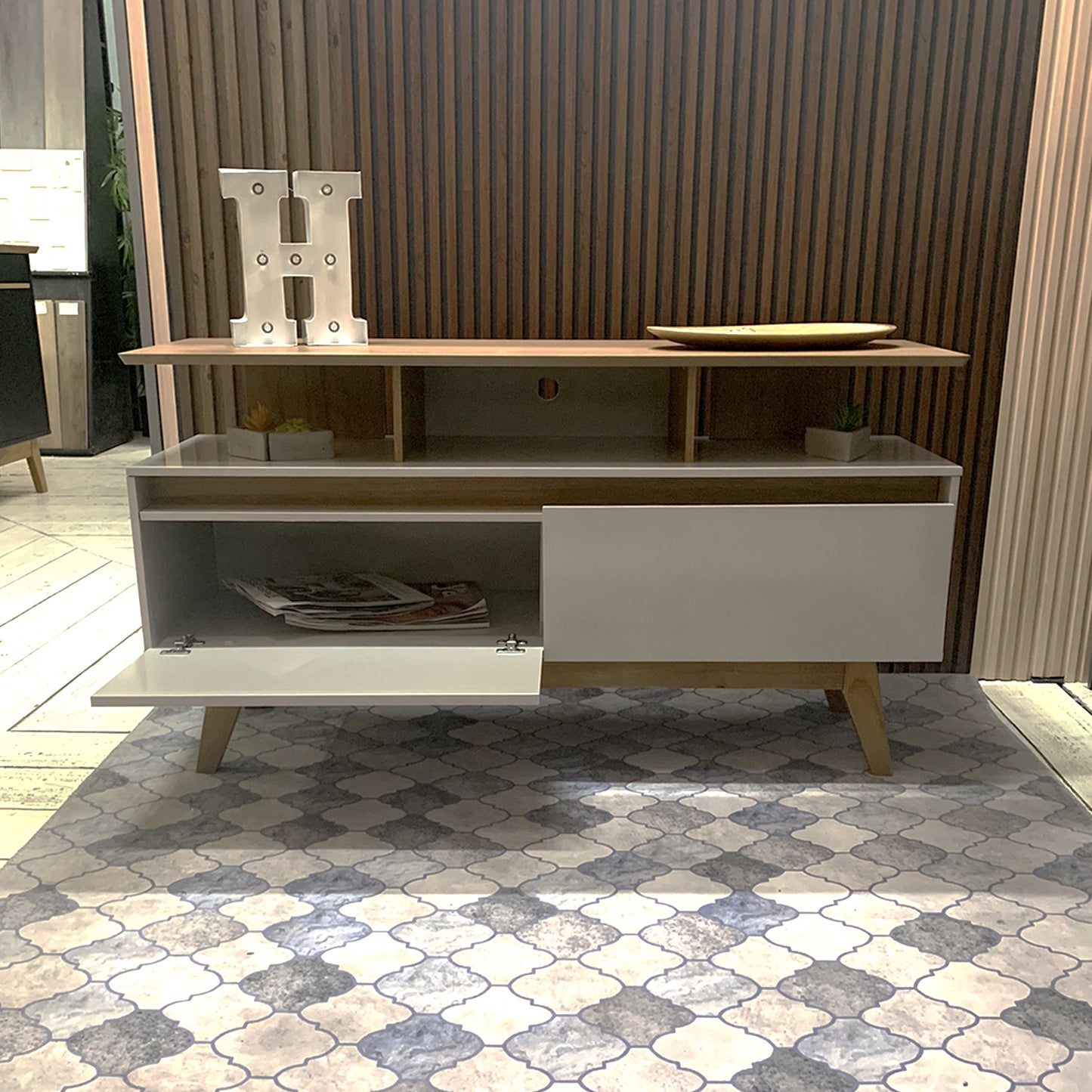 Rack Tv 50" Rubí 1.2 Canela Blanco Invierno