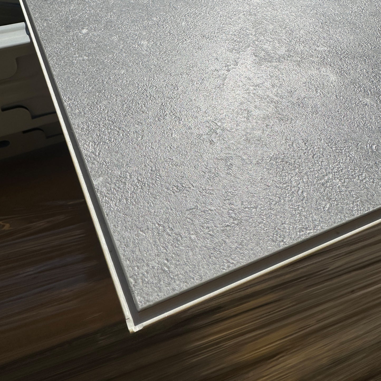 Vinilico Spc Travertino Piso y Muro 45 X 90 cm Concreto