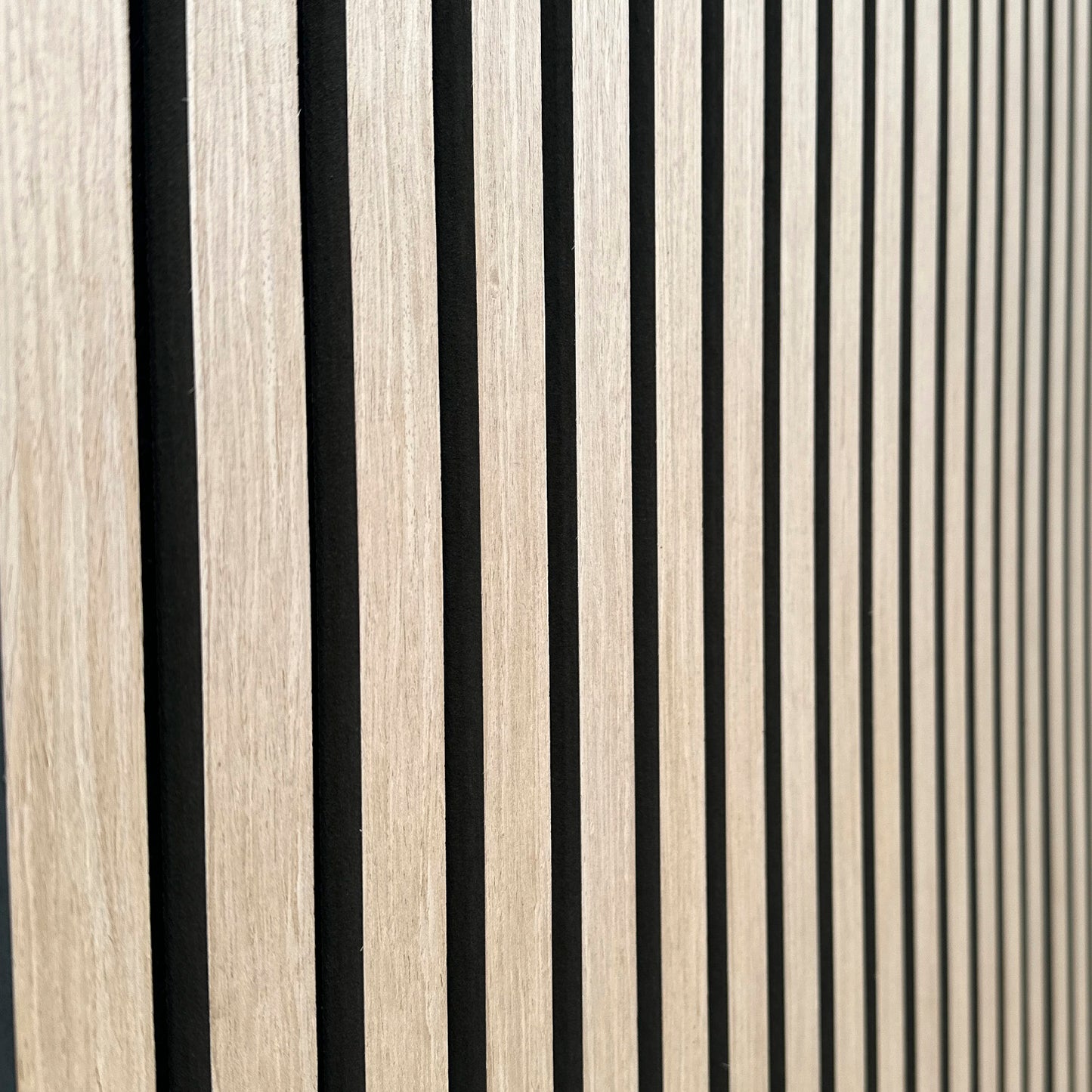 Panel Acústico Revestimiento MDF PET 2,4m x 60 cm x 22 mm Blanco Oak