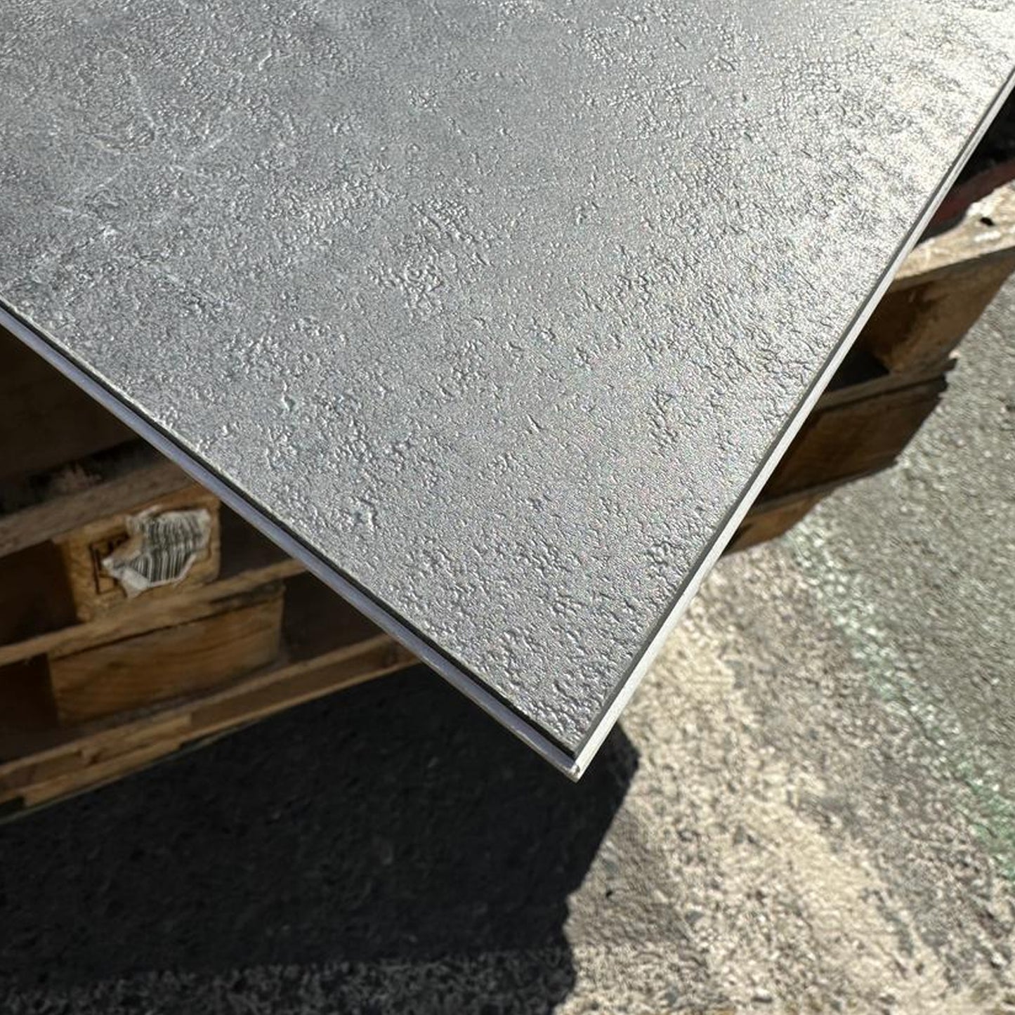 Vinilico Spc Travertino Piso y Muro 30 X 60 cm Negro Marmol